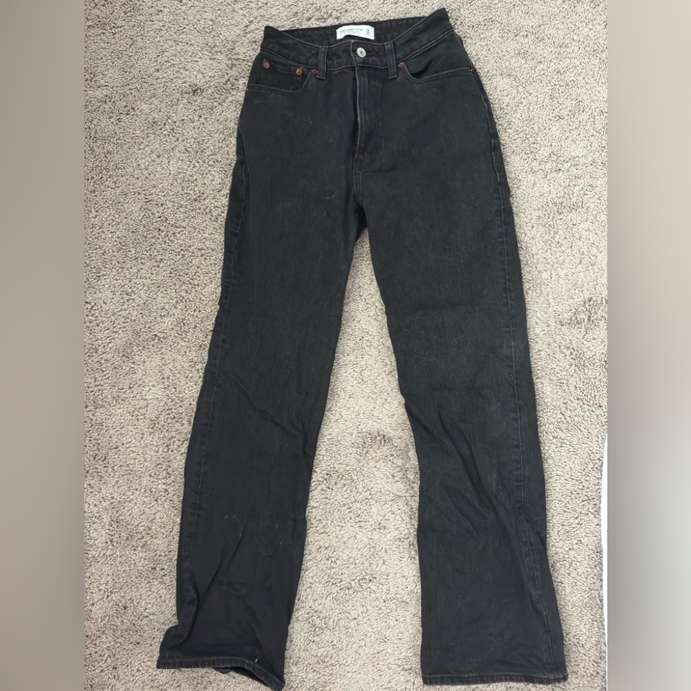 Abercrombie & Fitch High Rise Relaxed Jean
